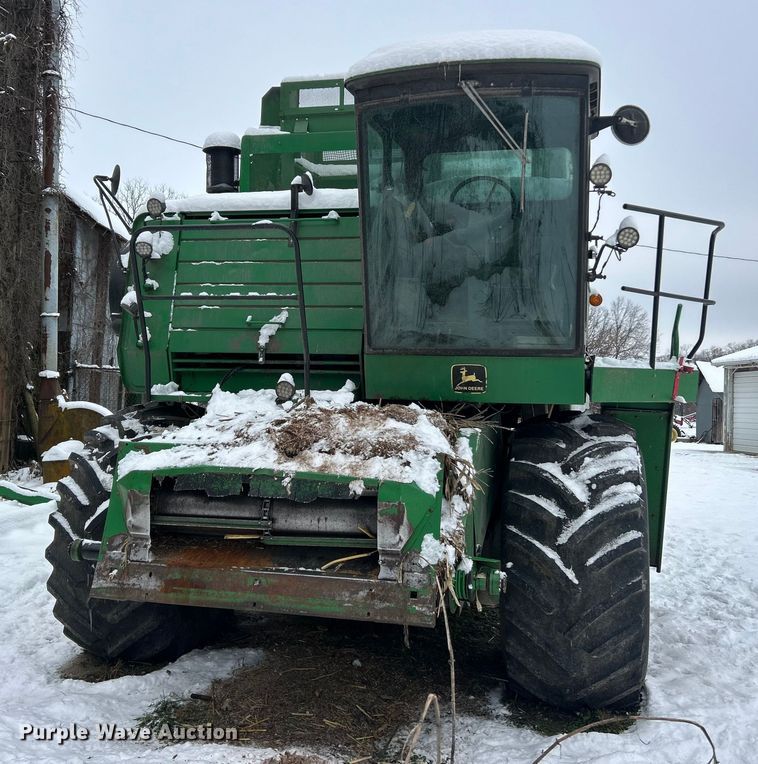 image for item YA1641 1988 John Deere 7720 Titan II RWA combine