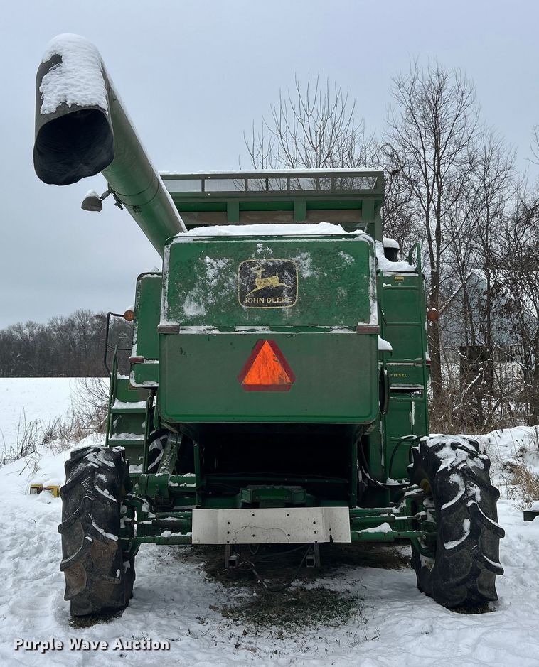 image for item YA1641 1988 John Deere 7720 Titan II RWA combine