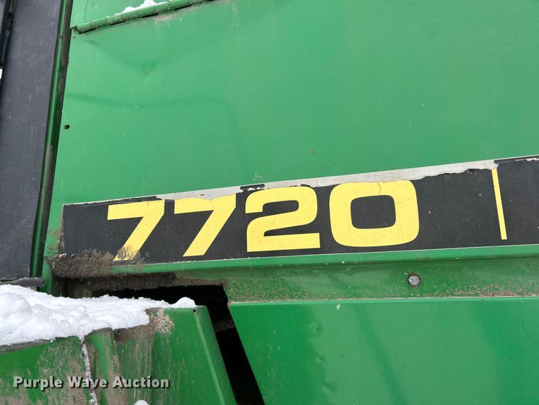 image for item YA1641 1988 John Deere 7720 Titan II RWA combine