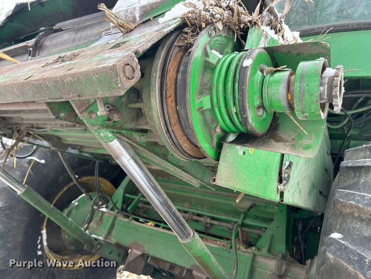 image for item YA1641 1988 John Deere 7720 Titan II RWA combine