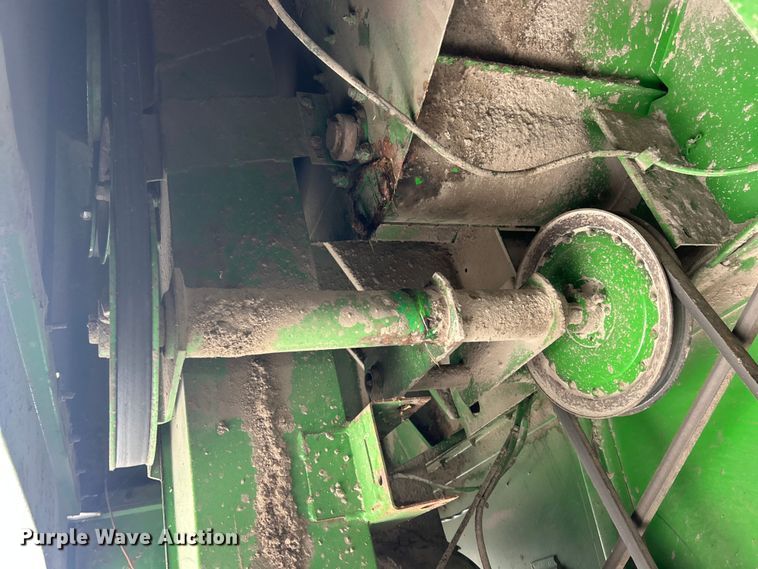 image for item YA1641 1988 John Deere 7720 Titan II RWA combine