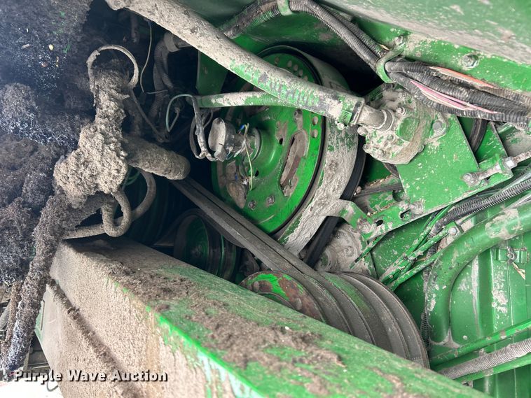 image for item YA1641 1988 John Deere 7720 Titan II RWA combine