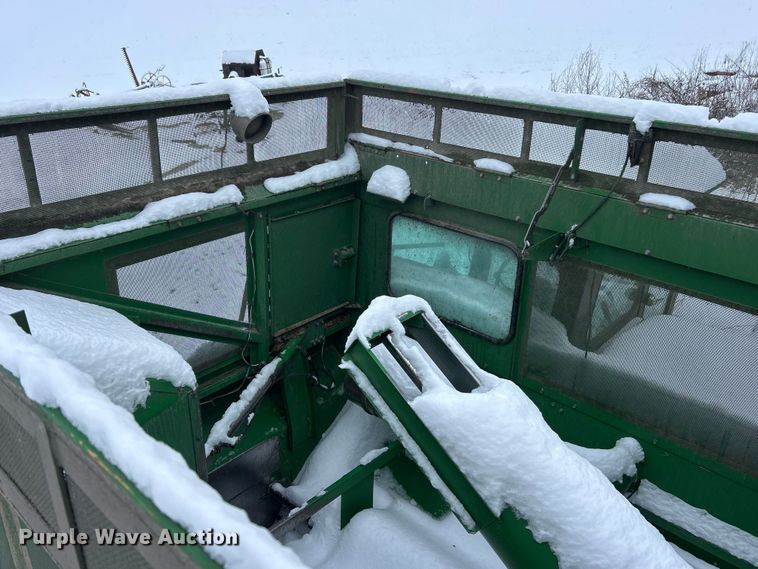 image for item YA1641 1988 John Deere 7720 Titan II RWA combine