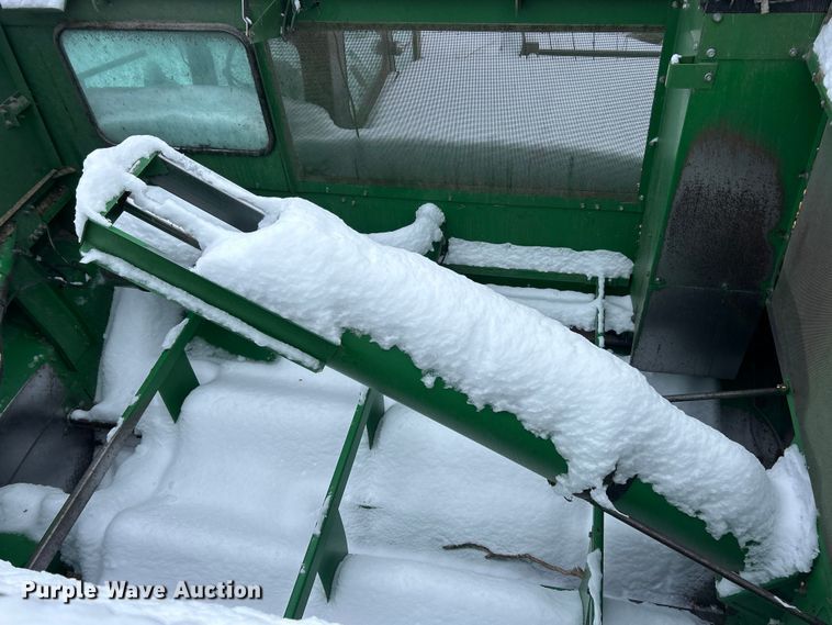 image for item YA1641 1988 John Deere 7720 Titan II RWA combine