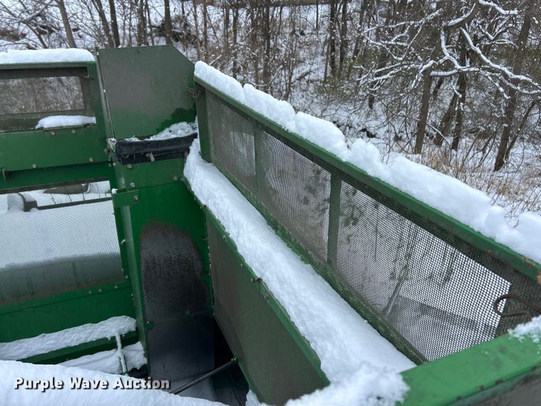 image for item YA1641 1988 John Deere 7720 Titan II RWA combine