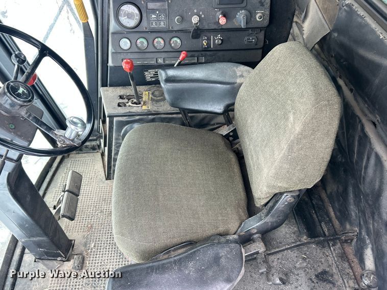 image for item YA1641 1988 John Deere 7720 Titan II RWA combine