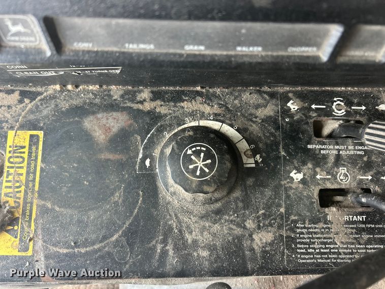 image for item YA1641 1988 John Deere 7720 Titan II RWA combine