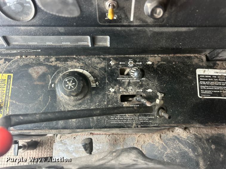 image for item YA1641 1988 John Deere 7720 Titan II RWA combine