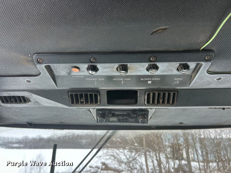 image for item YA1641 1988 John Deere 7720 Titan II RWA combine