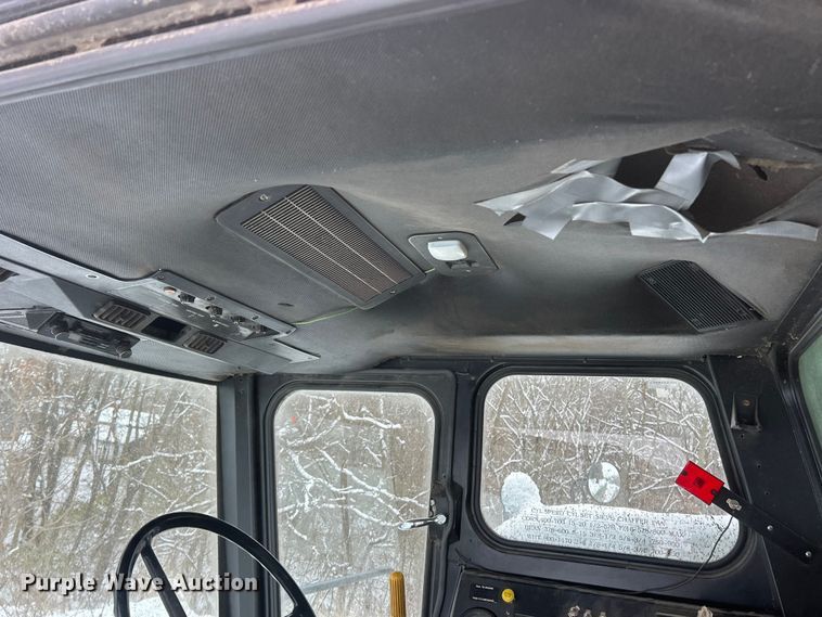 image for item YA1641 1988 John Deere 7720 Titan II RWA combine