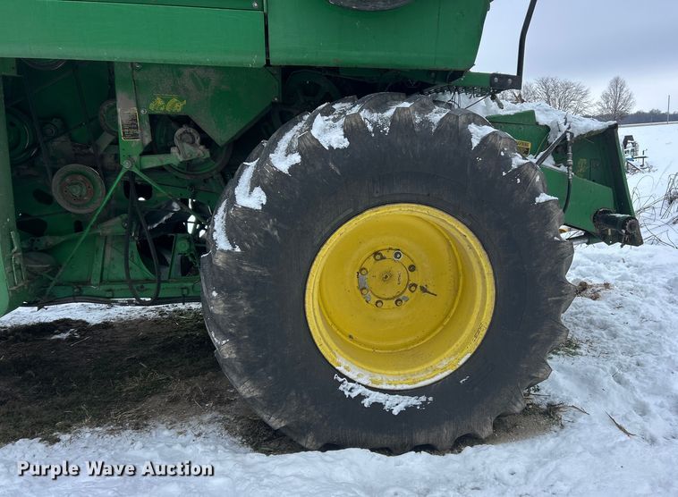 image for item YA1641 1988 John Deere 7720 Titan II RWA combine