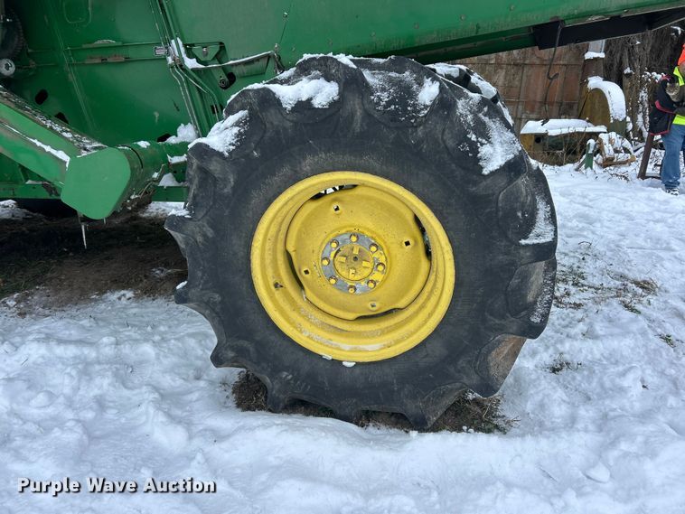 image for item YA1641 1988 John Deere 7720 Titan II RWA combine