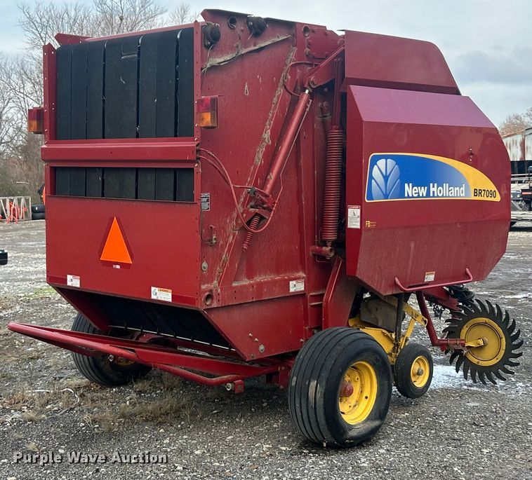 image for item YA1676 2008 New Holland BR7090 round baler