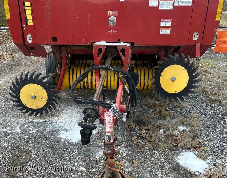 image for item YA1676 2008 New Holland BR7090 round baler