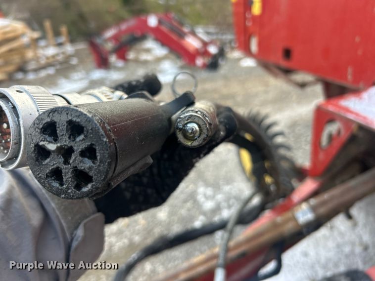 image for item YA1676 2008 New Holland BR7090 round baler