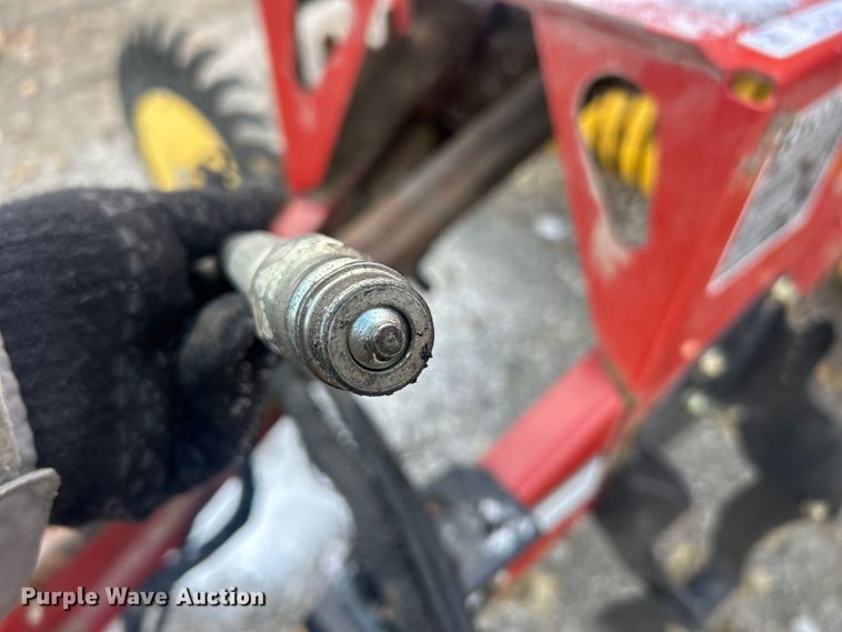 image for item YA1676 2008 New Holland BR7090 round baler