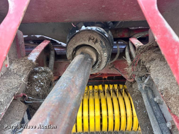 image for item YA1676 2008 New Holland BR7090 round baler