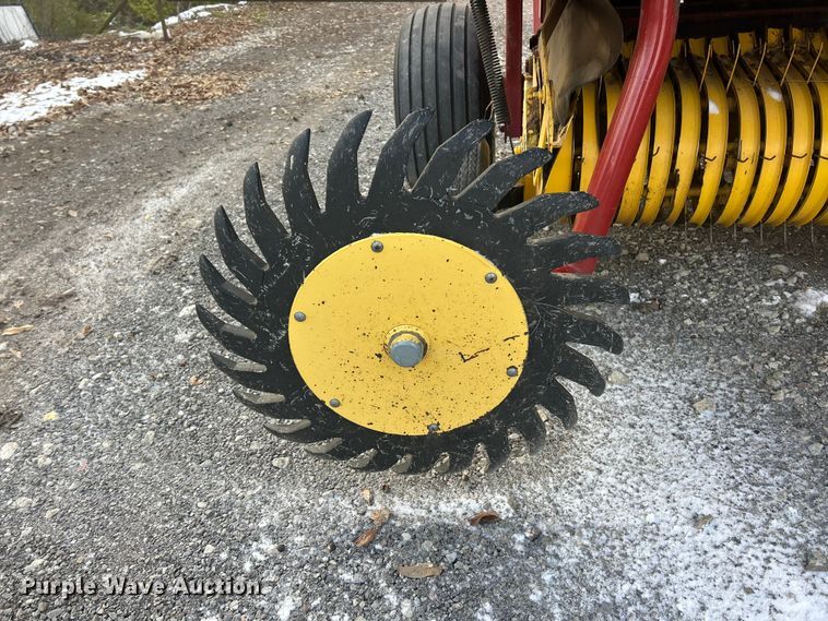 image for item YA1676 2008 New Holland BR7090 round baler