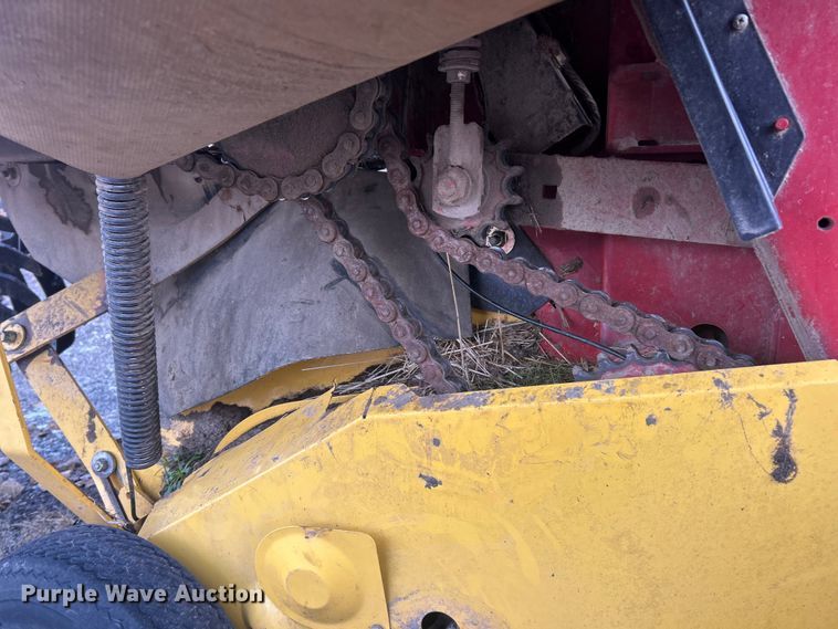 image for item YA1676 2008 New Holland BR7090 round baler