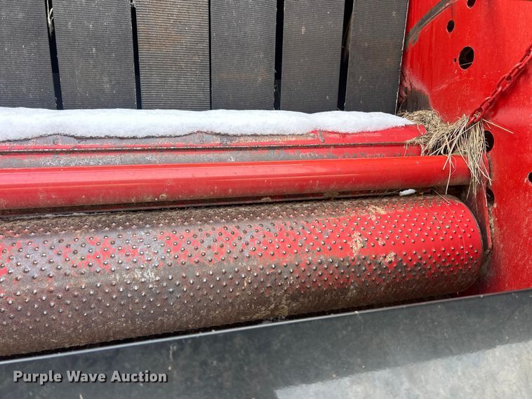 image for item YA1676 2008 New Holland BR7090 round baler