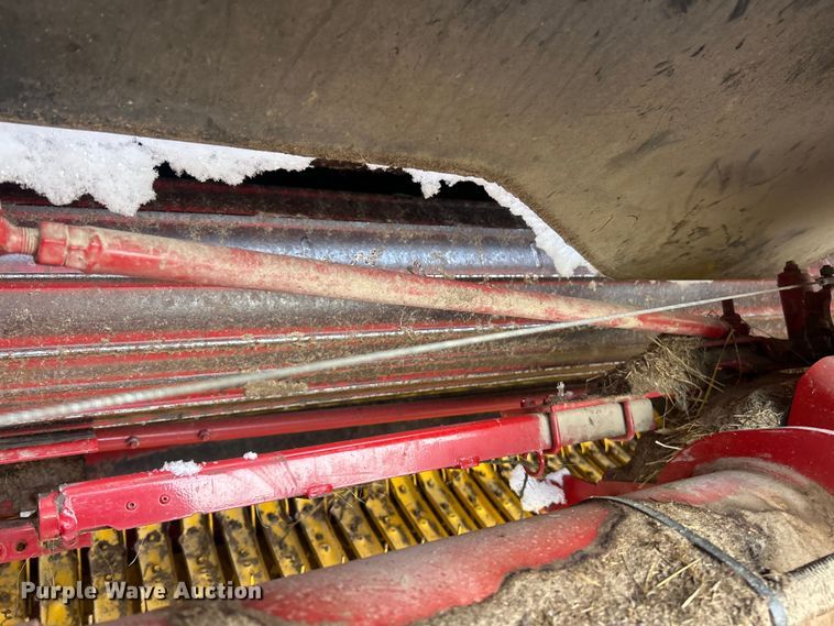 image for item YA1676 2008 New Holland BR7090 round baler