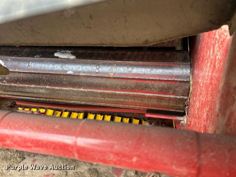 image for item YA1676 2008 New Holland BR7090 round baler