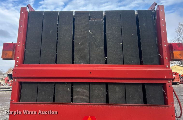 image for item YA1676 2008 New Holland BR7090 round baler