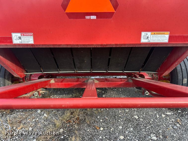 image for item YA1676 2008 New Holland BR7090 round baler