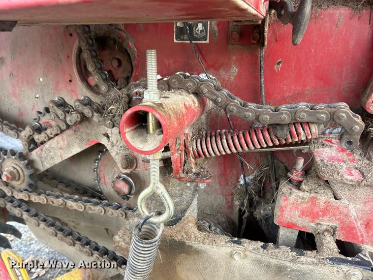 image for item YA1676 2008 New Holland BR7090 round baler