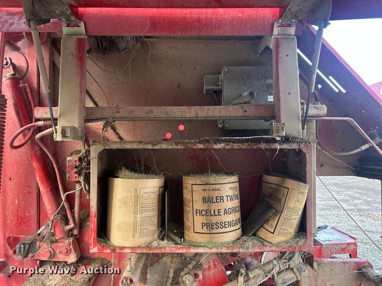 image for item YA1676 2008 New Holland BR7090 round baler