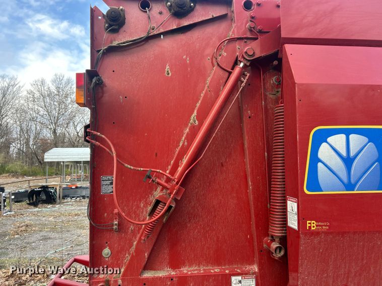 image for item YA1676 2008 New Holland BR7090 round baler