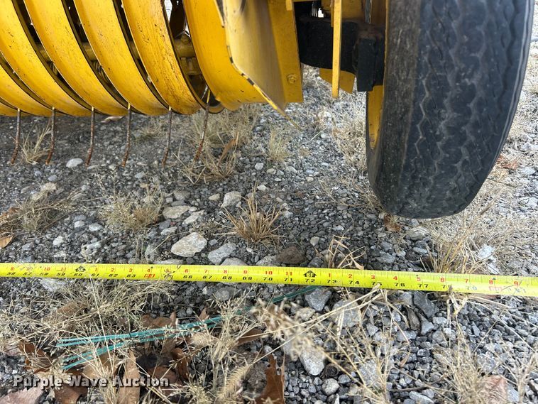 image for item YA1676 2008 New Holland BR7090 round baler