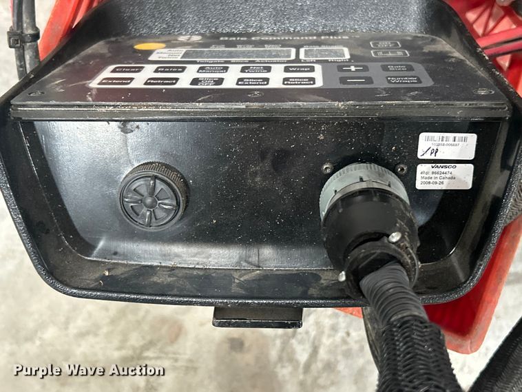 image for item YA1676 2008 New Holland BR7090 round baler