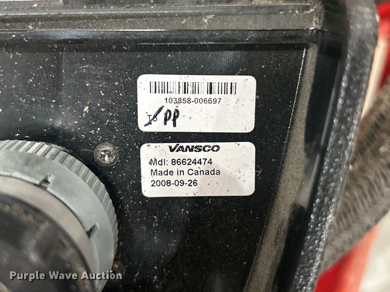 image for item YA1676 2008 New Holland BR7090 round baler