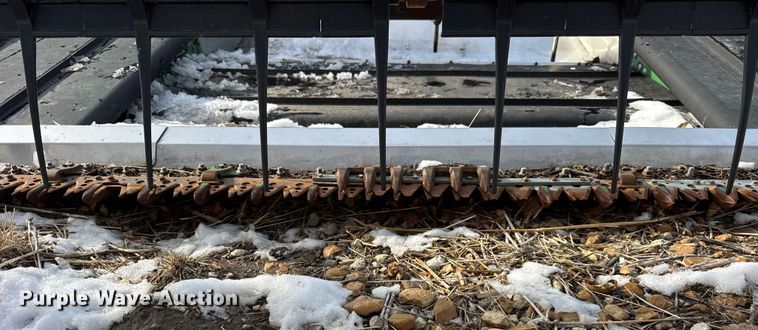 image for item YA1736 2014 John Deere 630FD flex draper head