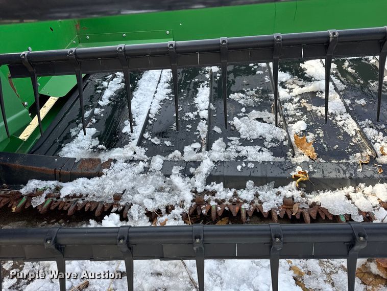 image for item YA1736 2014 John Deere 630FD flex draper head