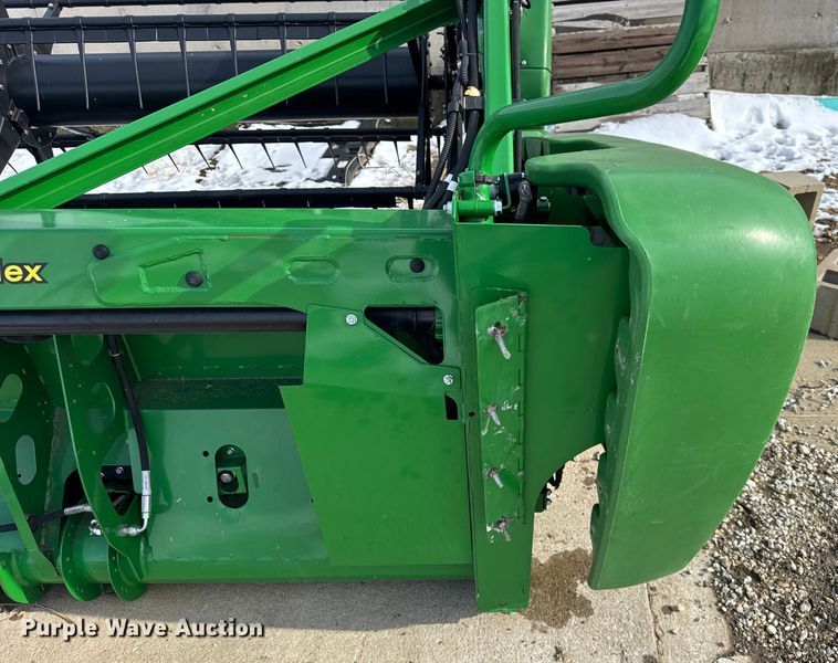 image for item YA1736 2014 John Deere 630FD flex draper head