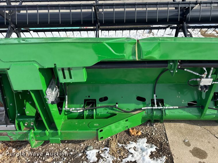 image for item YA1736 2014 John Deere 630FD flex draper head