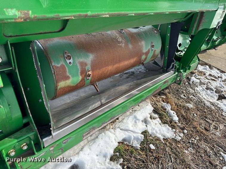 image for item YA1736 2014 John Deere 630FD flex draper head