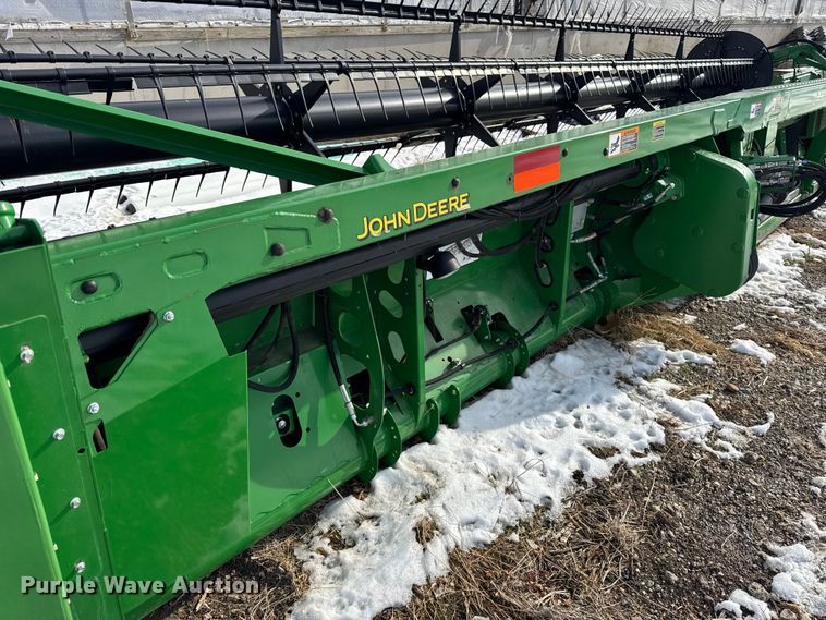 image for item YA1736 2014 John Deere 630FD flex draper head