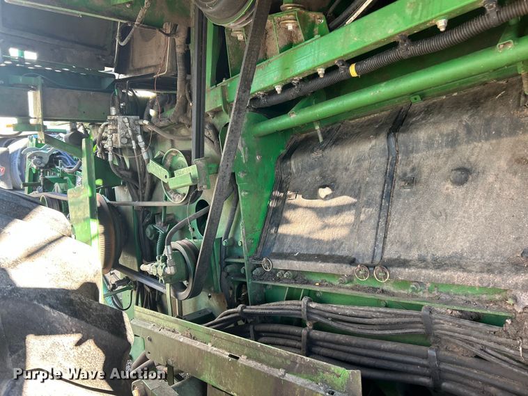 image for item YA1753 2011 John Deere 9670 STS combine