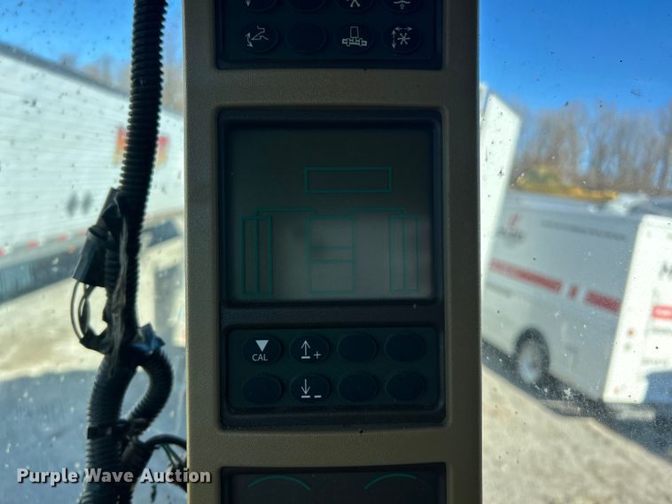 image for item YA1753 2011 John Deere 9670 STS combine