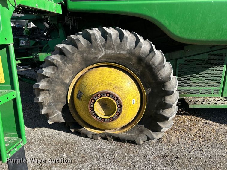 image for item YA1753 2011 John Deere 9670 STS combine