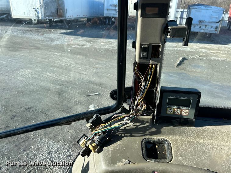 image for item YA1757 2002 Case IH JX90U tractor