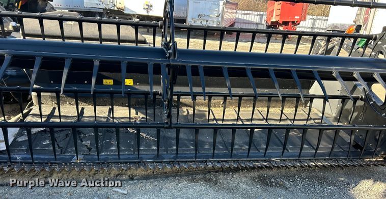 image for item YA1759 2017 MacDon FD75-S flex draper head