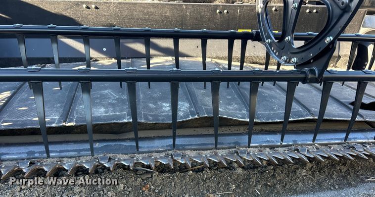 image for item YA1759 2017 MacDon FD75-S flex draper head