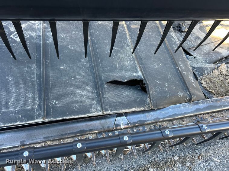 image for item YA1759 2017 MacDon FD75-S flex draper head