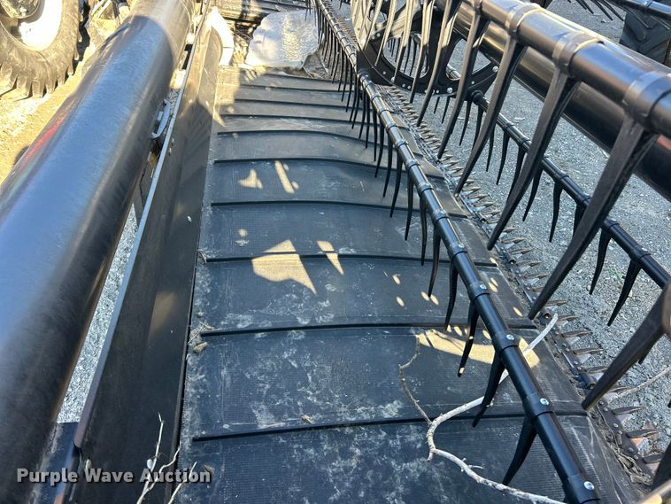 image for item YA1759 2017 MacDon FD75-S flex draper head