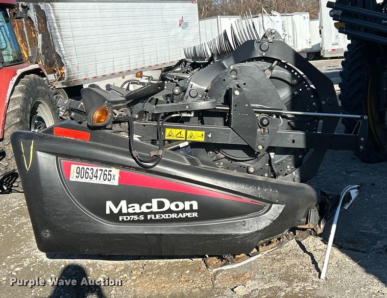 image for item YA1759 2017 MacDon FD75-S flex draper head