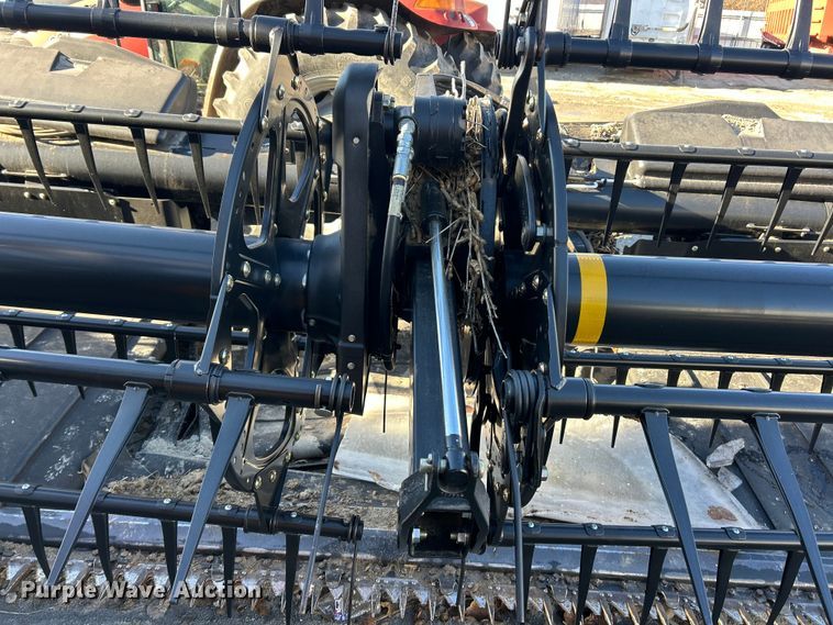 image for item YA1759 2017 MacDon FD75-S flex draper head